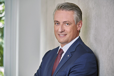 Vorstandsdirektor Dr. Rainer Borns