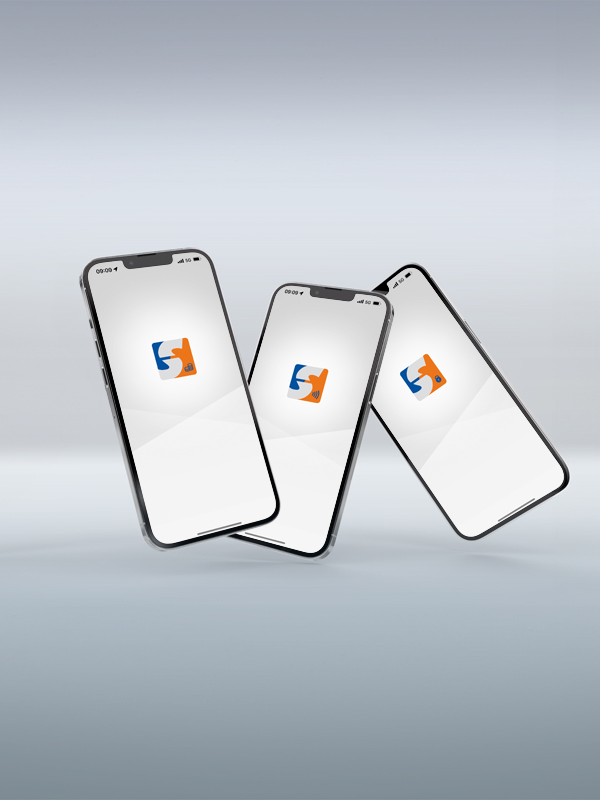 Auf drei Smartphones ist das SPARDAbanking in der App am starten.